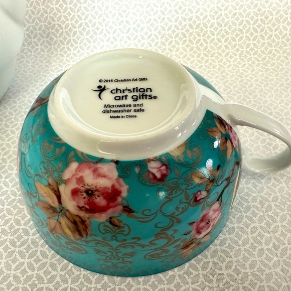 Personal tea pot with cup and saucer - Picture 7 of 11
